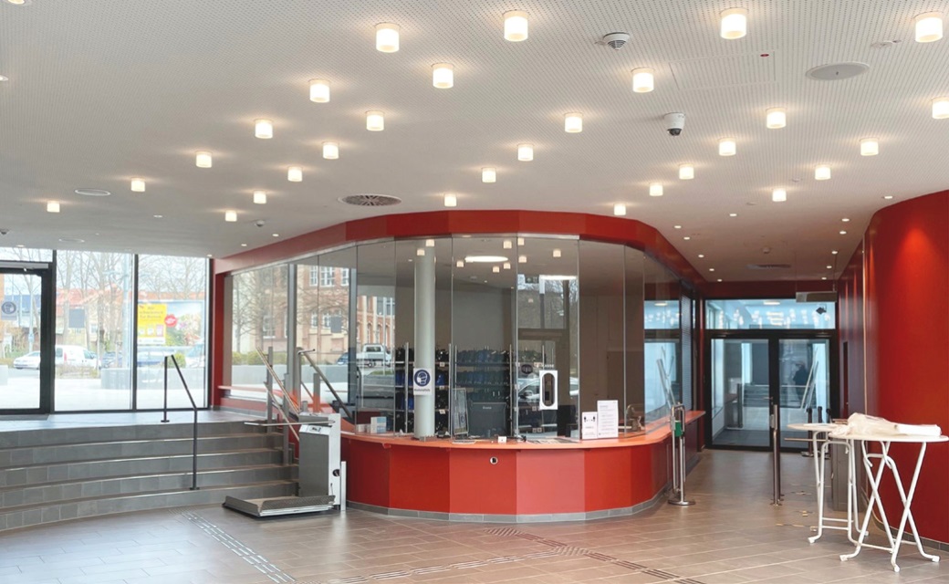 Neubau Schwimmhalle Ilmenau, Foyer mit Kassenbereich