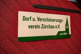 Schild "Dorf- und Verschönerungsverein Zürchau e. V."