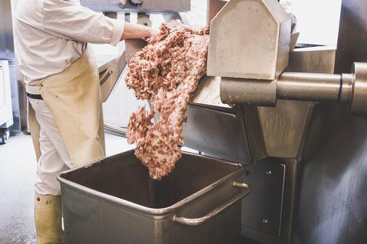 Grob gekuttertes Fleisch