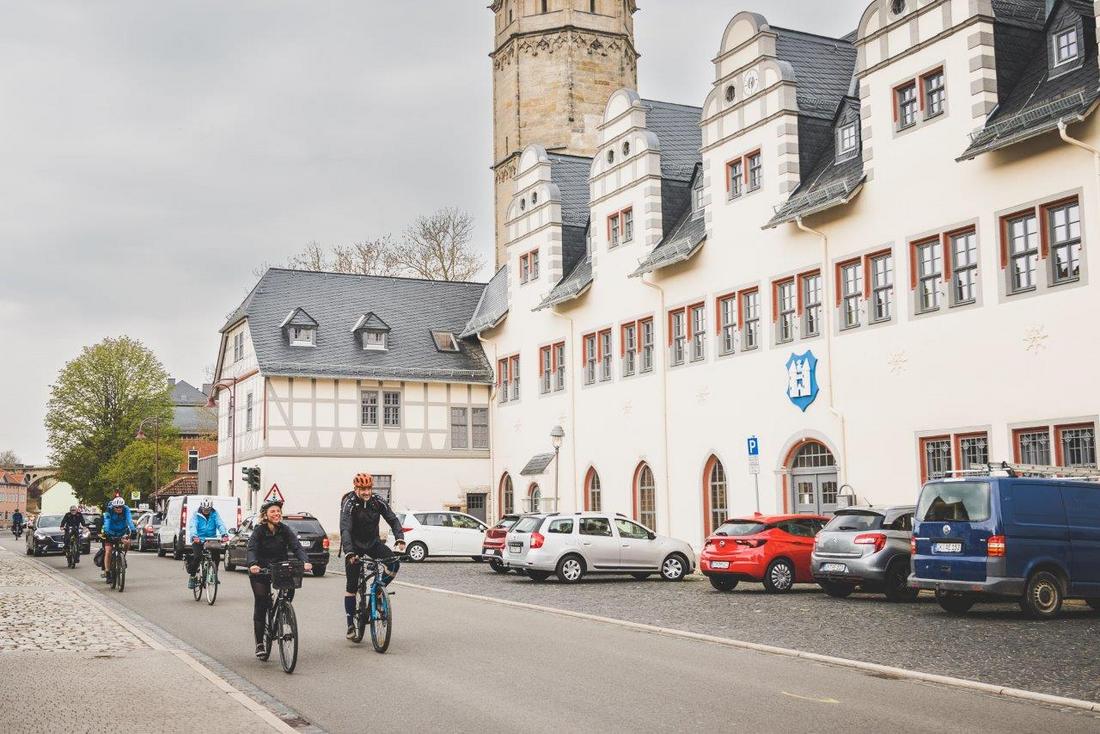 Ministerin Susanna Karawanskij und Arnstadts Bürgermeister Frank Spilling im Rahmen der Aktion STADTRADELN in Stadtilm