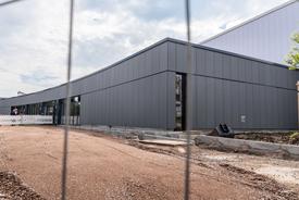 Außenansicht der neue Sporthalle