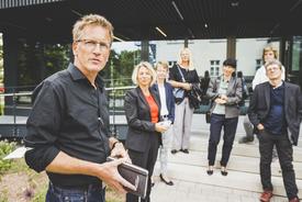Prof. Philipp Krebs (Fakultät Architektur und Stadtplanung, FH Erfurt) begrüßt die Gäste