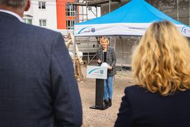LEG-Geschäftsführerin Sabine Wosche bei der Begrüßung
