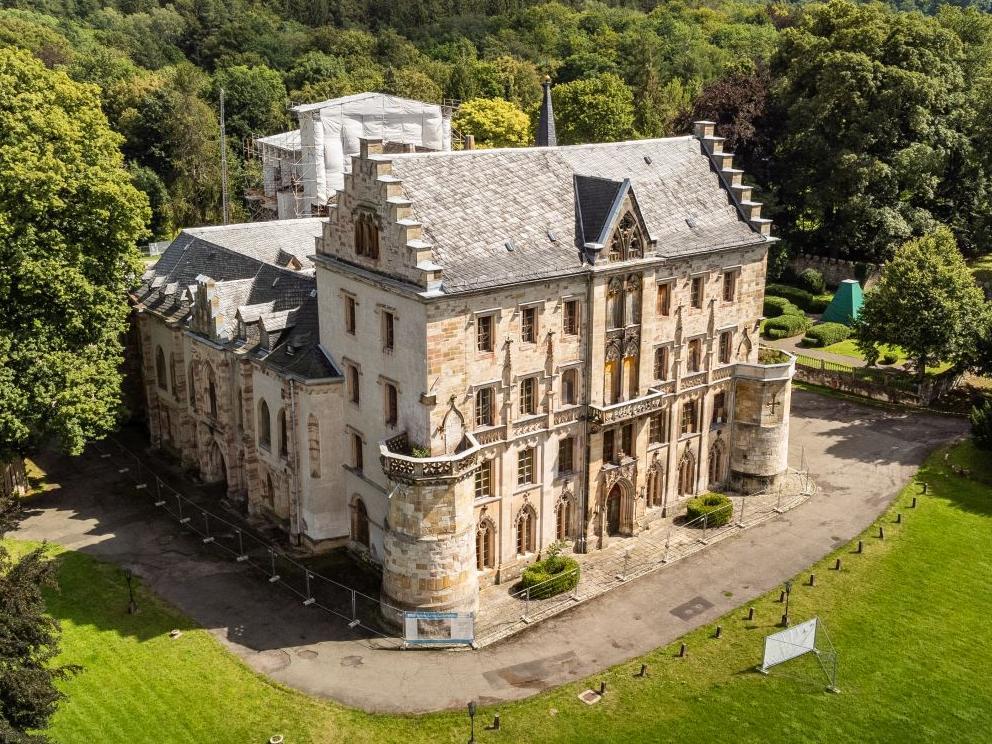 Drohnenaufnahme von Schloss Reinhardsbrunn