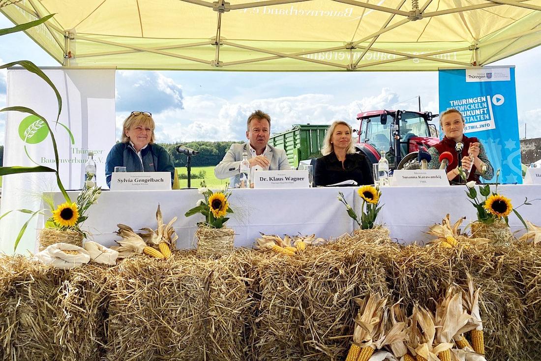 Ministerin Karawanskij bei der Pressekonferenz zum Erntebericht für Thüringen 2023