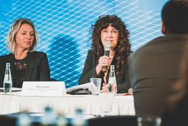 Ministerin Susanna Karawanskij und Petra Enders (Vorsitzende AGFK Thüringen, Landrätin Ilm-Kreis)