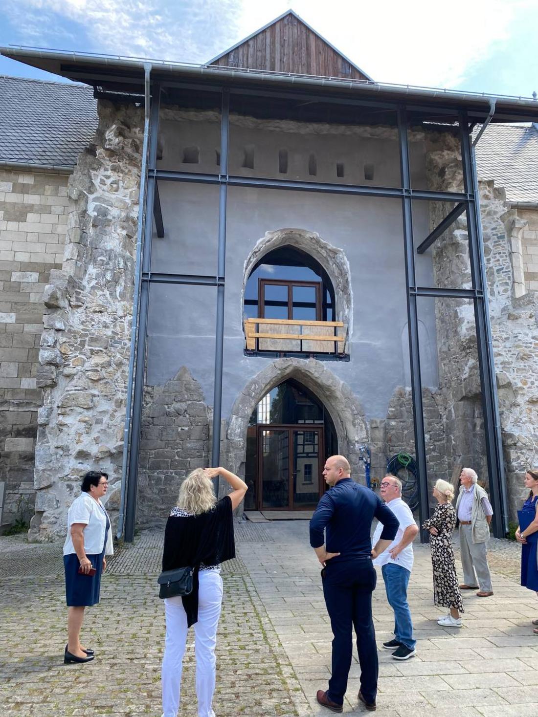 Ministerin Susanna Karawanskij informiert sich über wichtige Bauvorhaben der Stadt Ellrich. | Foto: K. Gerling-Zedler (TMIL)