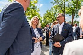Ministerin Karawanskij im Gespräch mit Wirtschaftsminister Wolfgang Tiefensee und Oberbürgermeister Julian Vonarb