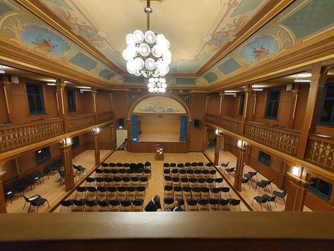 Der neusanierte Festsaal in Schloßvippach von der Empore aus fotografiert