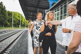 Dr. Wilke erklärt das Entwicklungskonzept vor Ort